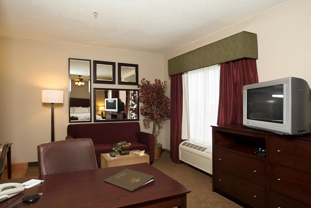 Homewood Suites By Hilton Indianapolis Northwest Номер фото